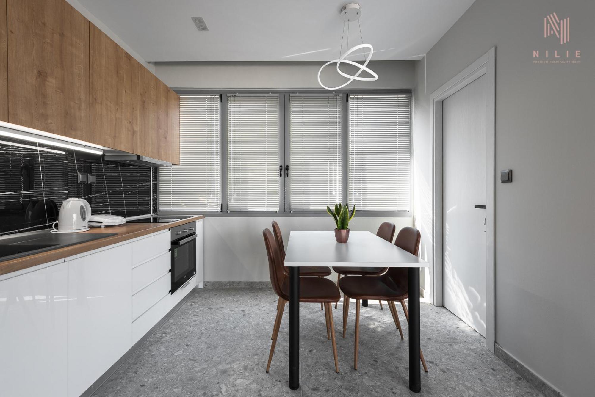 Avenue & Apartments, Nilie Hospitality Mgmt Apartment